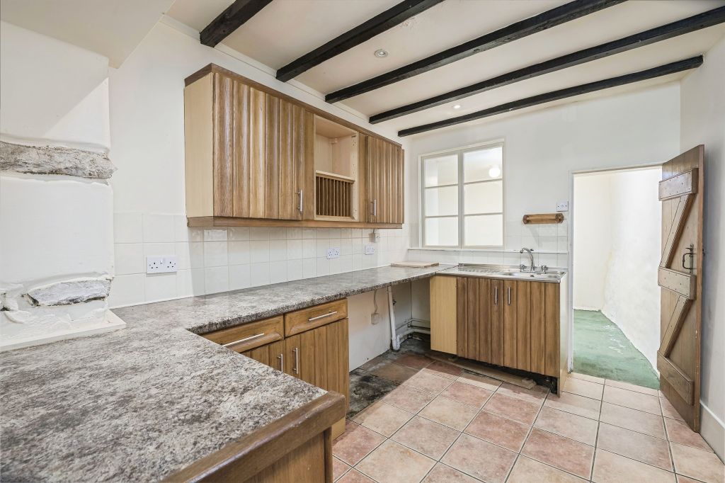 Property photo 3 of 13