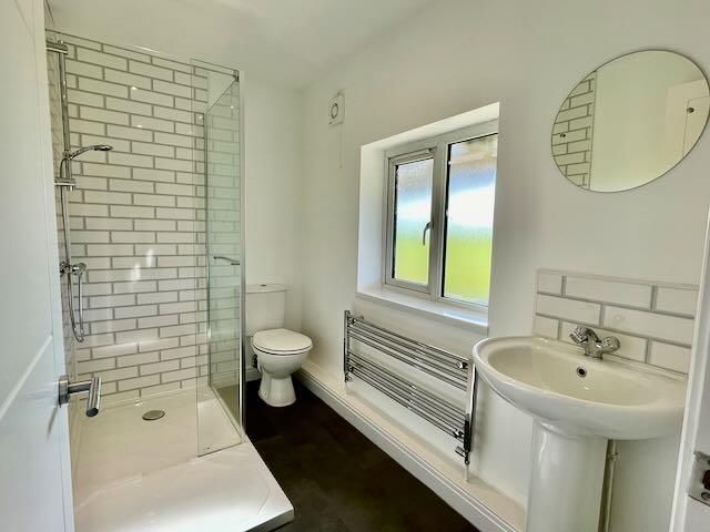 Property photo 2 of 6 Room2 Ensuite