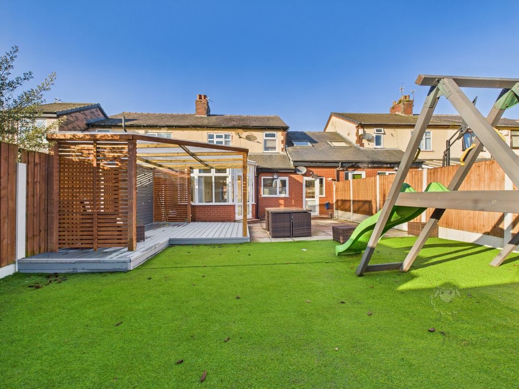 Property photo 3 of 21 Cam05477G0-Pr0019-Still026