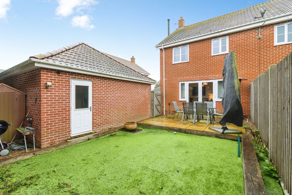 Property photo 2 of 20