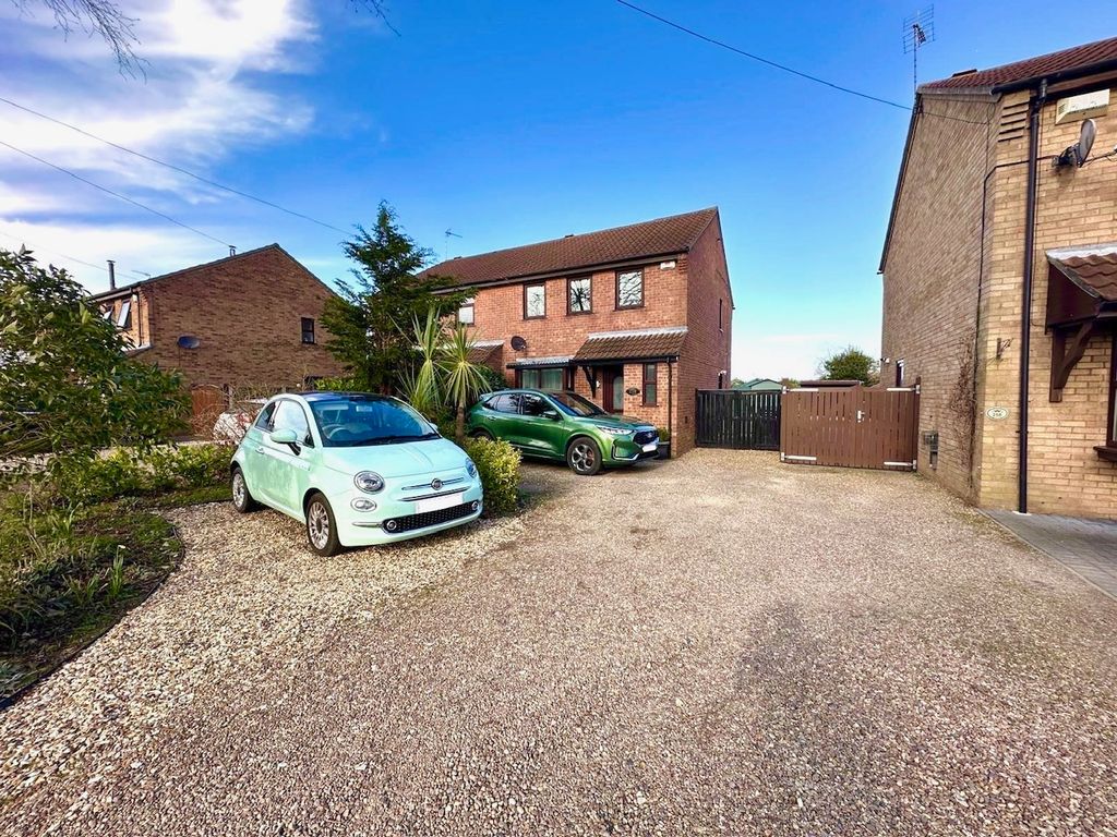 Property photo 1 of 32