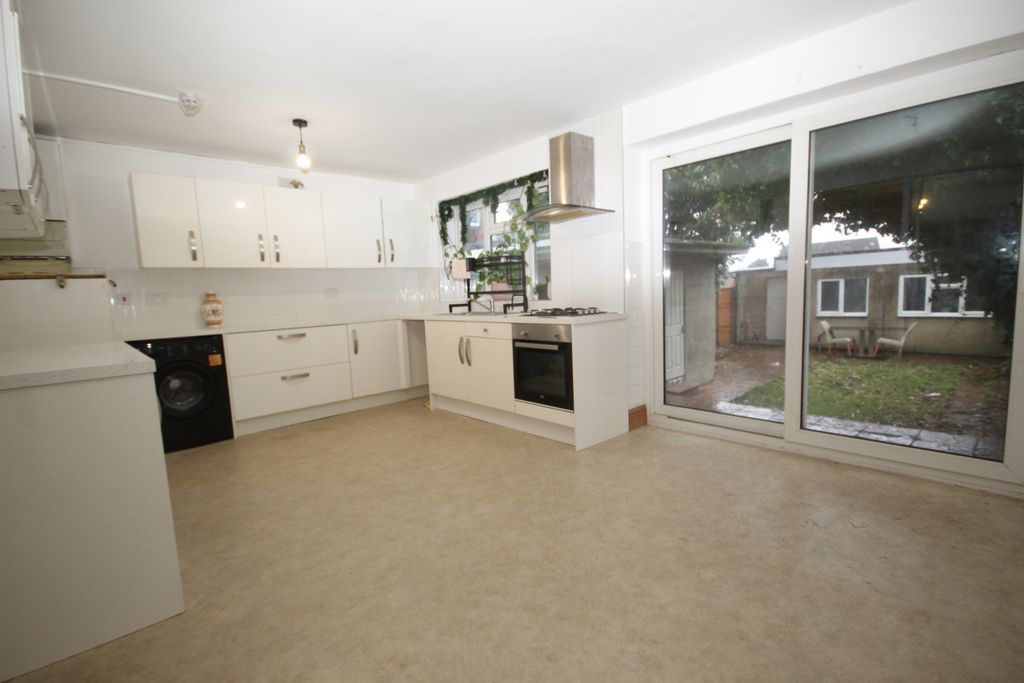 Property photo 3 of 15 Gallery