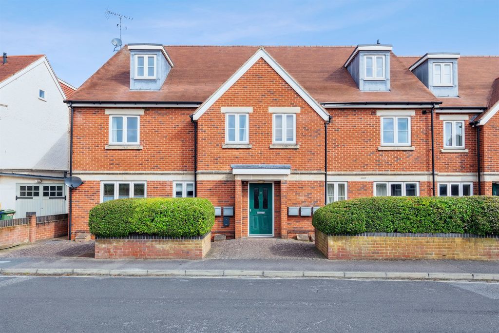 Property photo 1 of 12 (Main)