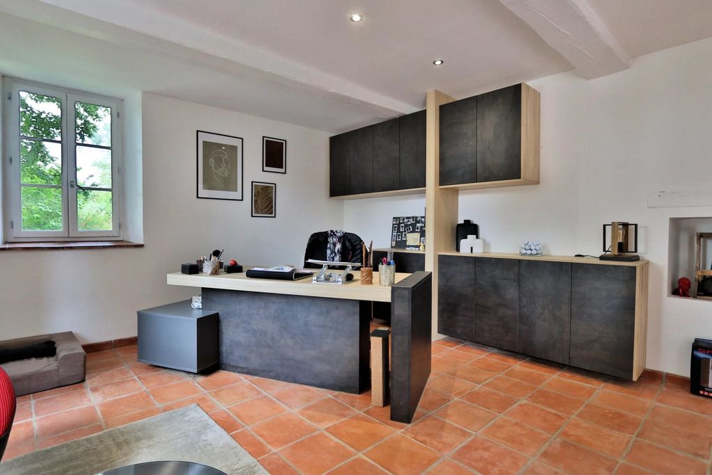 Property photo 3 of 42 Bc3785339Ec8A0F2Fa63Ef172476961c_Bb2F1F24c1_1920-Big