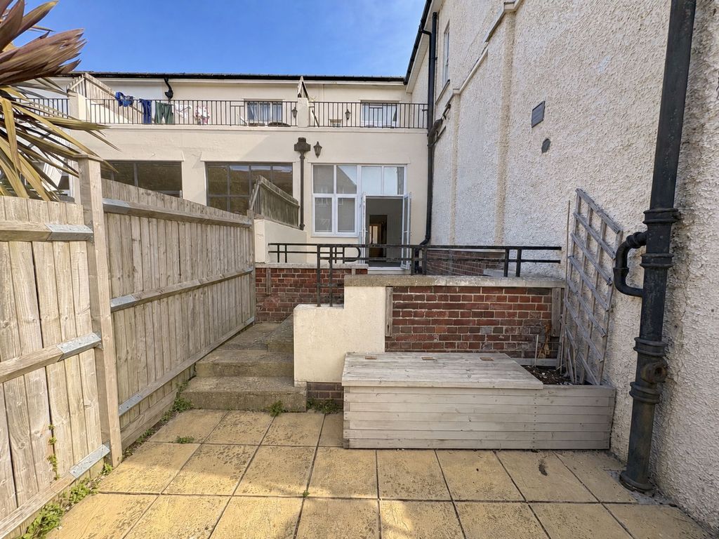 Property photo 2 of 26