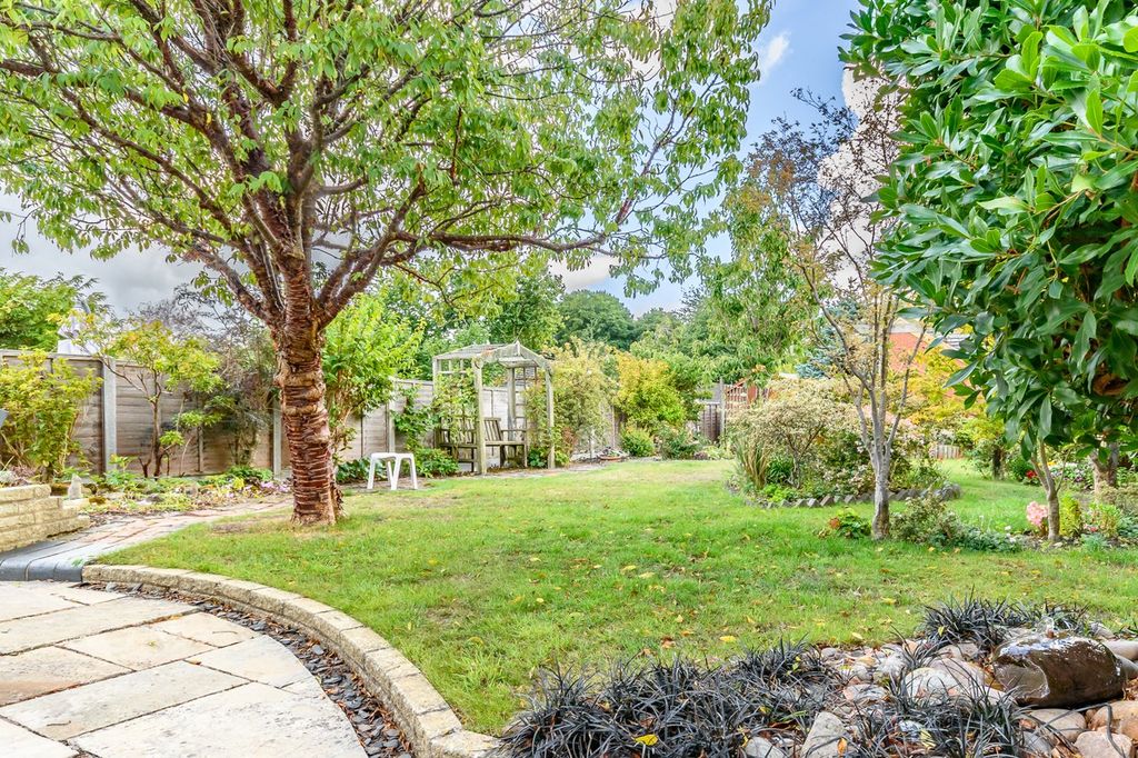 Property photo 2 of 19