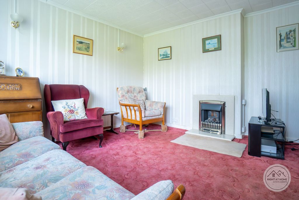 Property photo 2 of 25