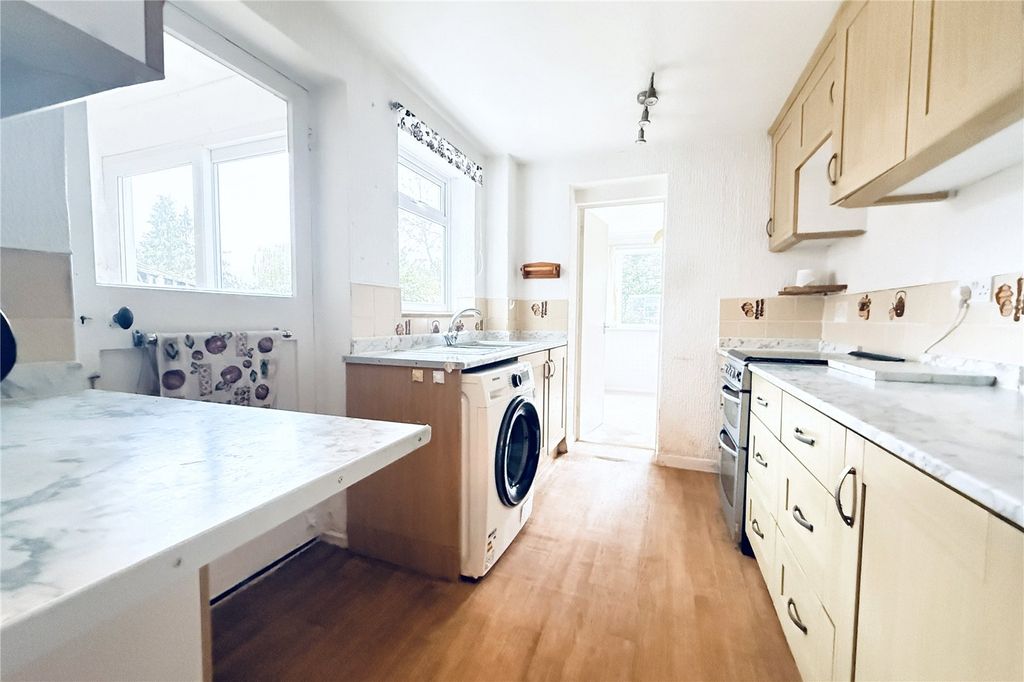 Property photo 2 of 14 Kitchen