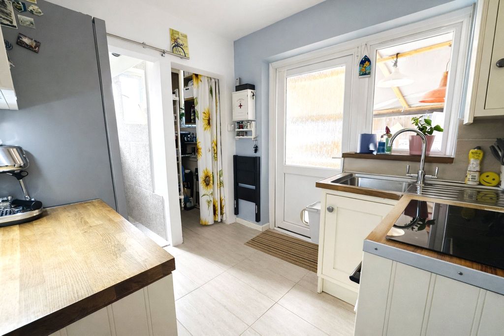 Property photo 3 of 9 Picture 3