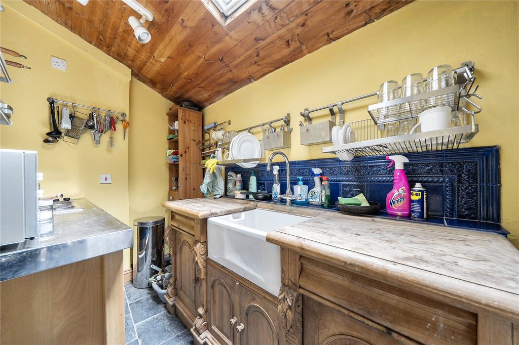 Property photo 2 of 16 Picture No. 03