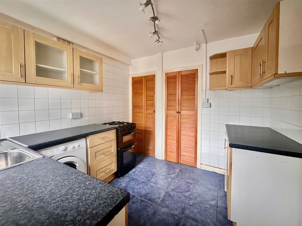 Property photo 3 of 12 Kitchen