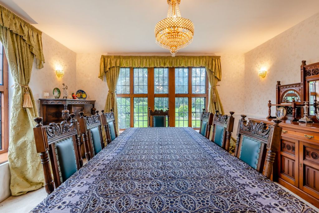 Property photo 3 of 23 Dining Room