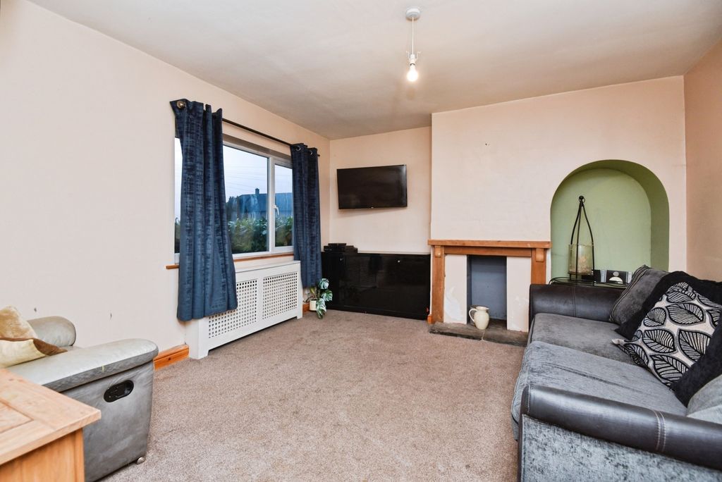 Property photo 3 of 17 Image 2