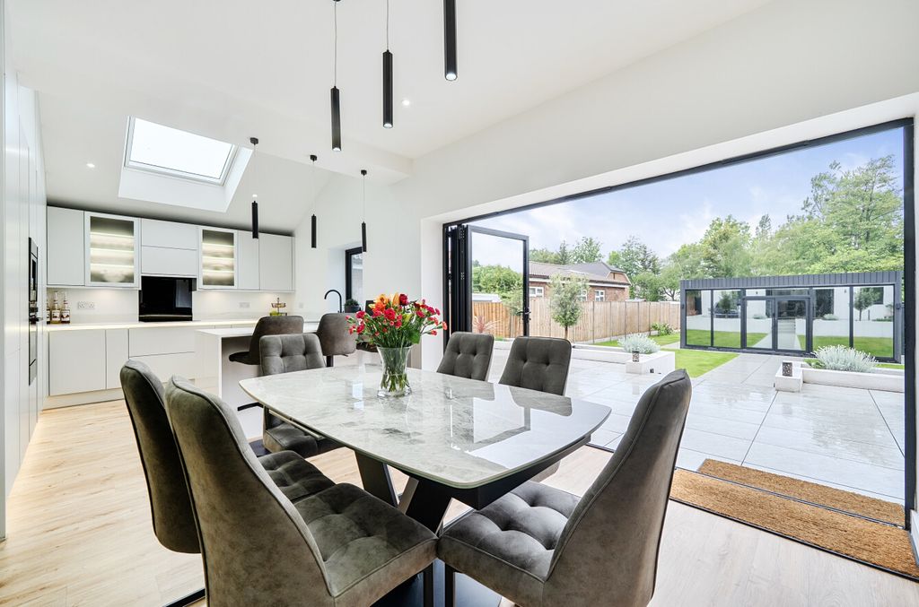 Property photo 2 of 20 1462952-2-6A0c2Ea...