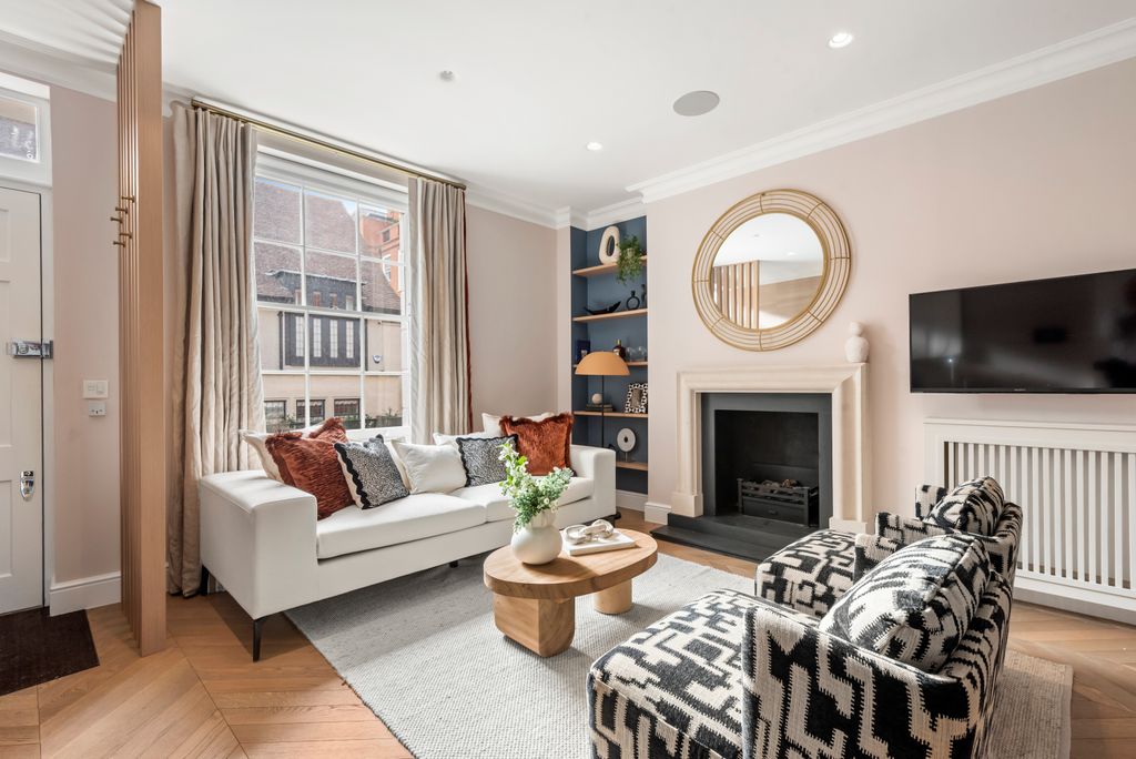 Property photo 1 of 15 Reception