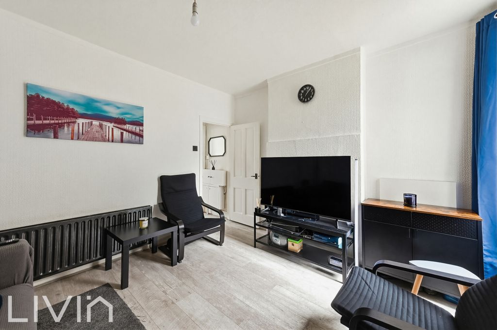 Property photo 2 of 10 Photo 2