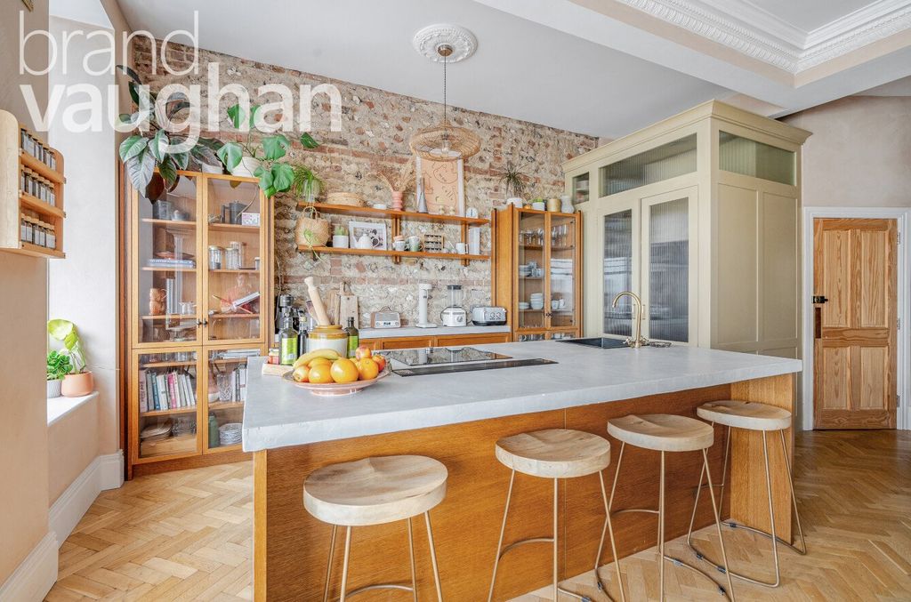 Property photo 2 of 13 Picture No. 10