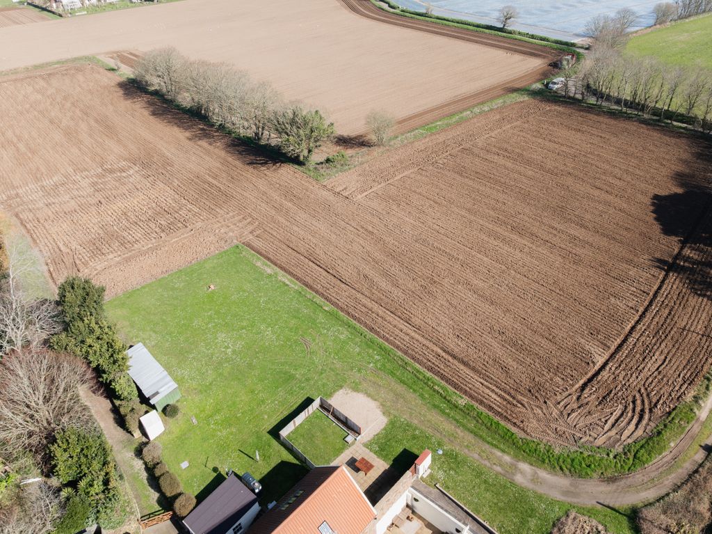 Property photo 3 of 20