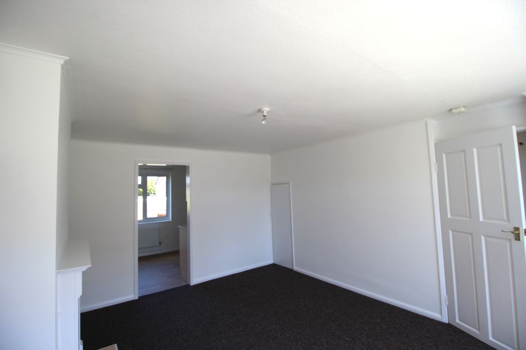 Property photo 3 of 10 Lounge