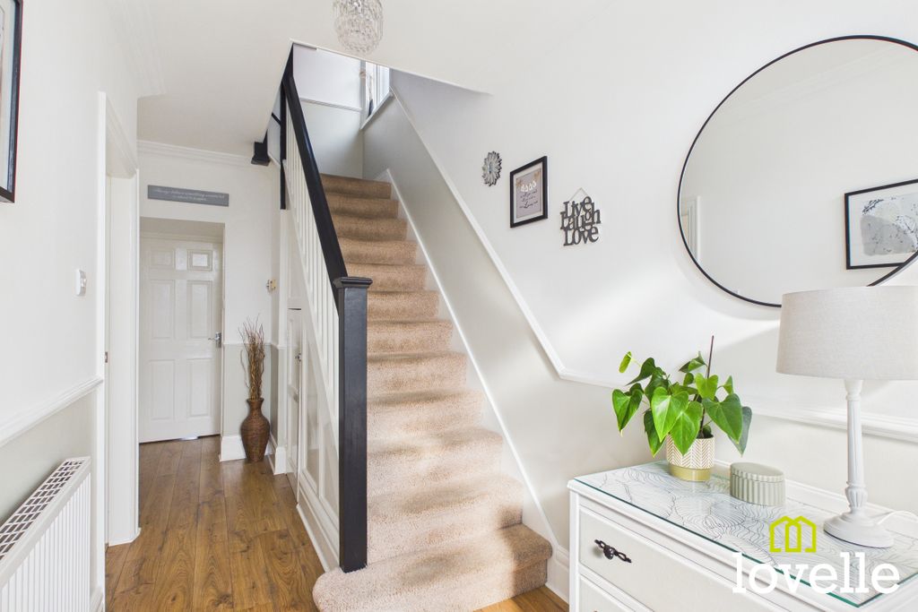 Property photo 2 of 37