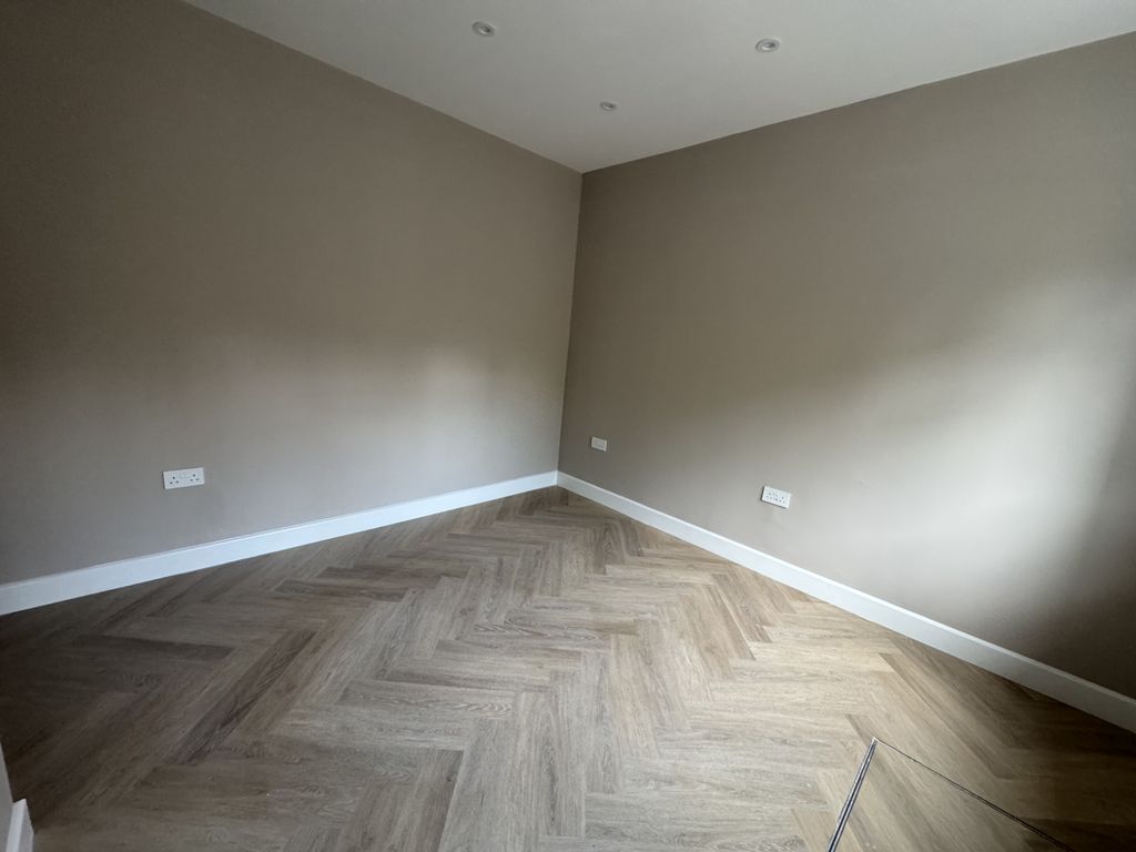 Property photo 3 of 5 Gallery