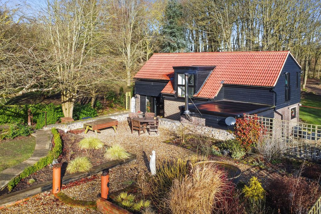Property photo 1 of 31