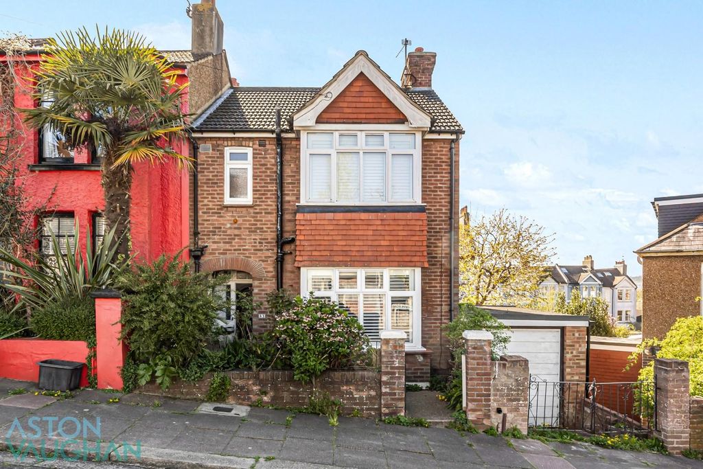 Property photo 1 of 24