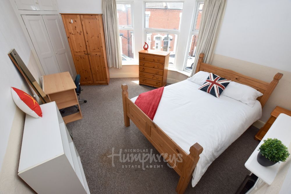 Property photo 2 of 4