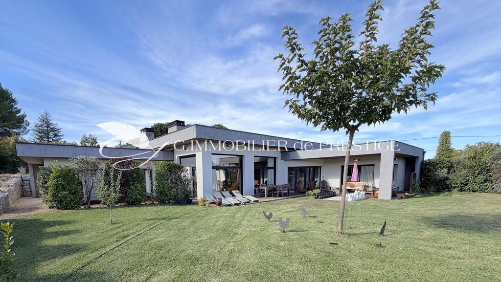 Property photo 1 of 14 Contemporary Villa In A Village With Views Of Ventoux And The Nesque Gorges