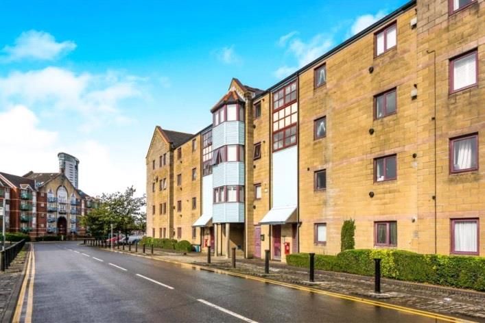 Property photo 1 of 10 Front