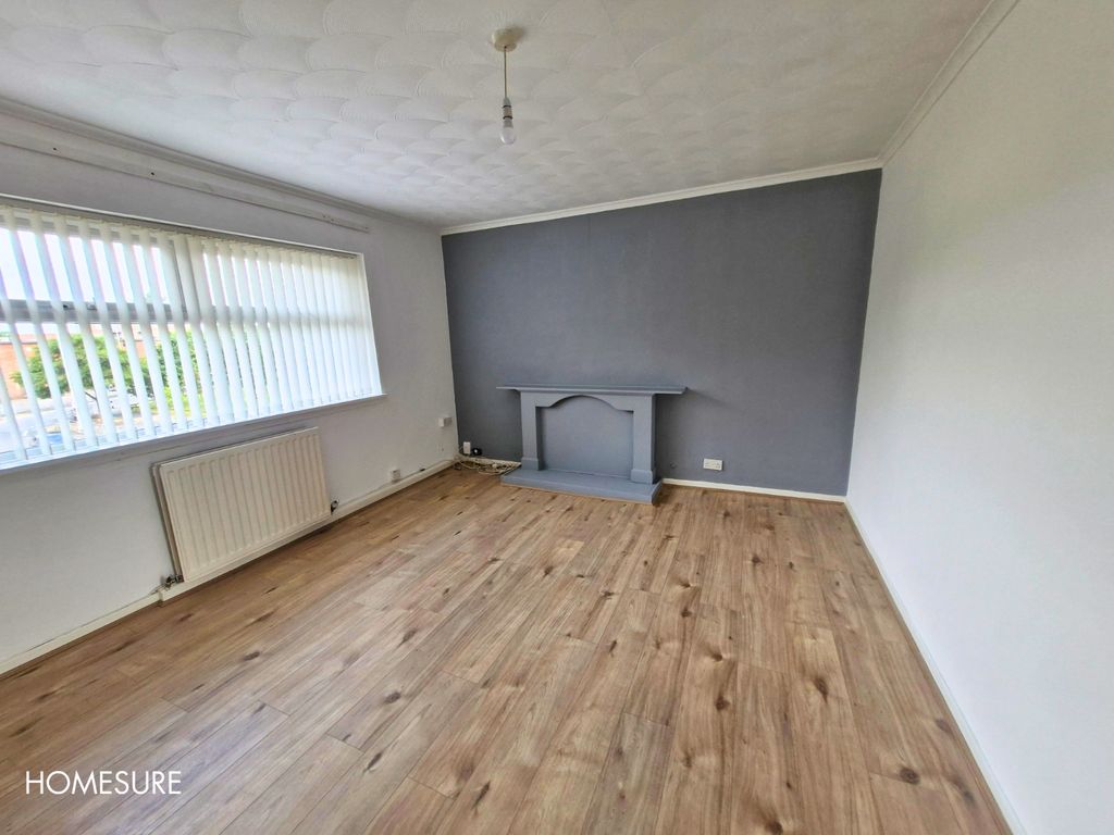 Property photo 2 of 12 Living Room