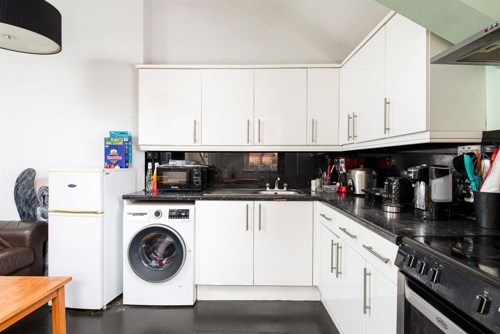 Property photo 2 of 12 Kitchen.Jpg