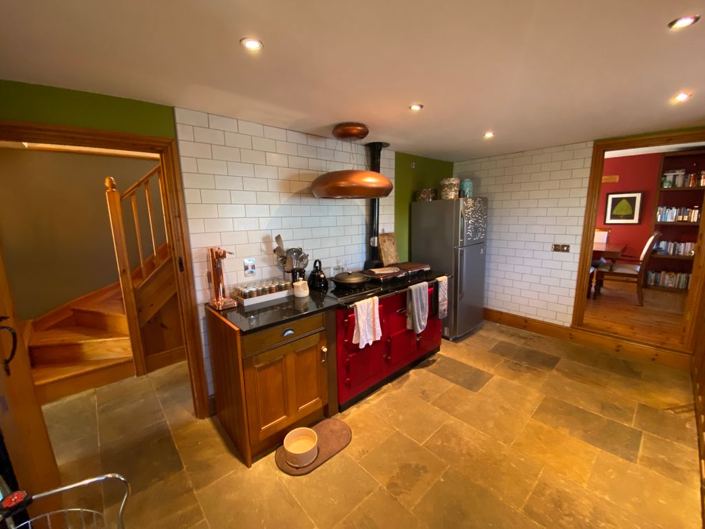 Property photo 3 of 21