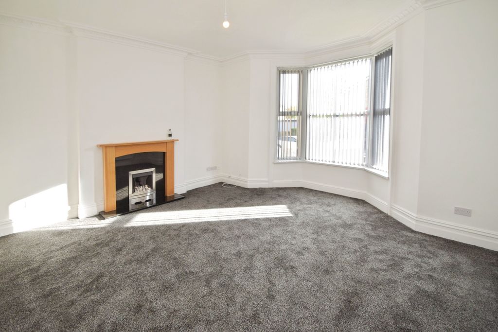 Property photo 2 of 28