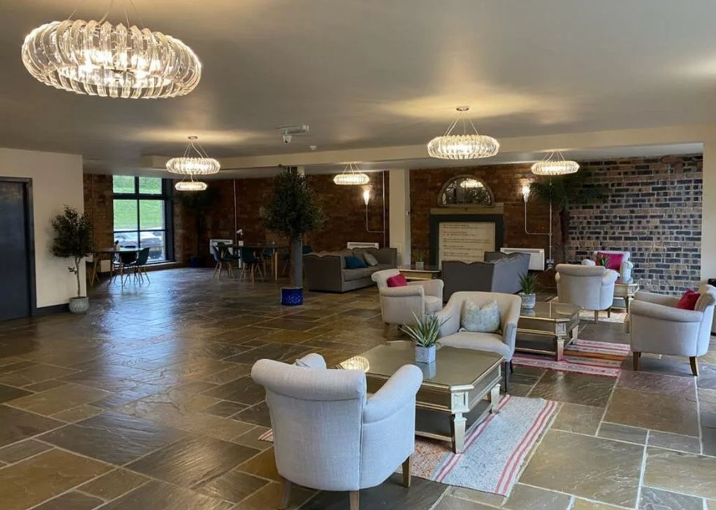 Property photo 2 of 16