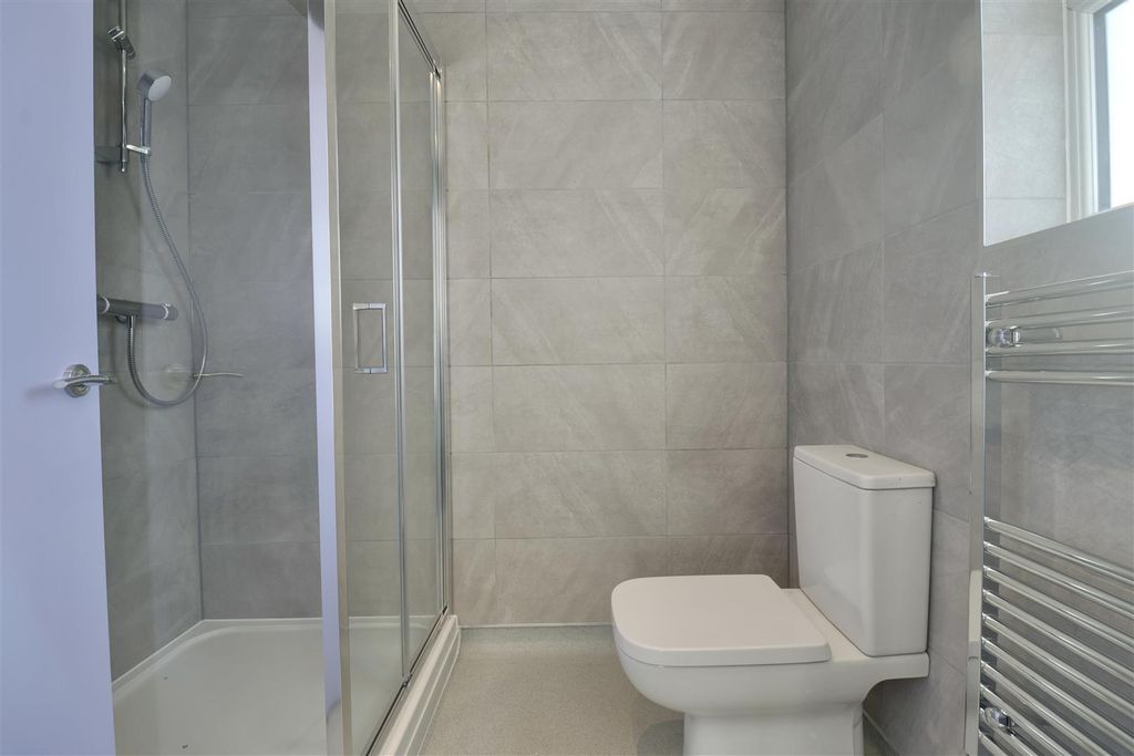 Property photo 2 of 6 F4Cb7D43-3440-417A-87C2-213Ab7A51280_1_201_A.Jpeg