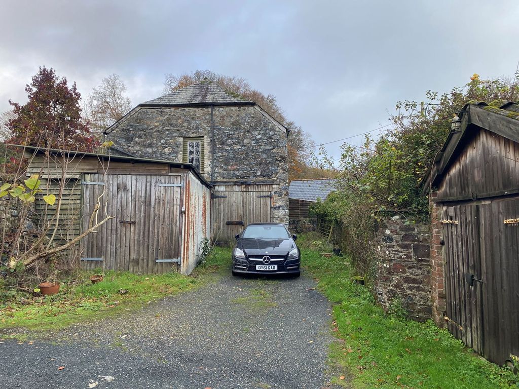 Property photo 3 of 4