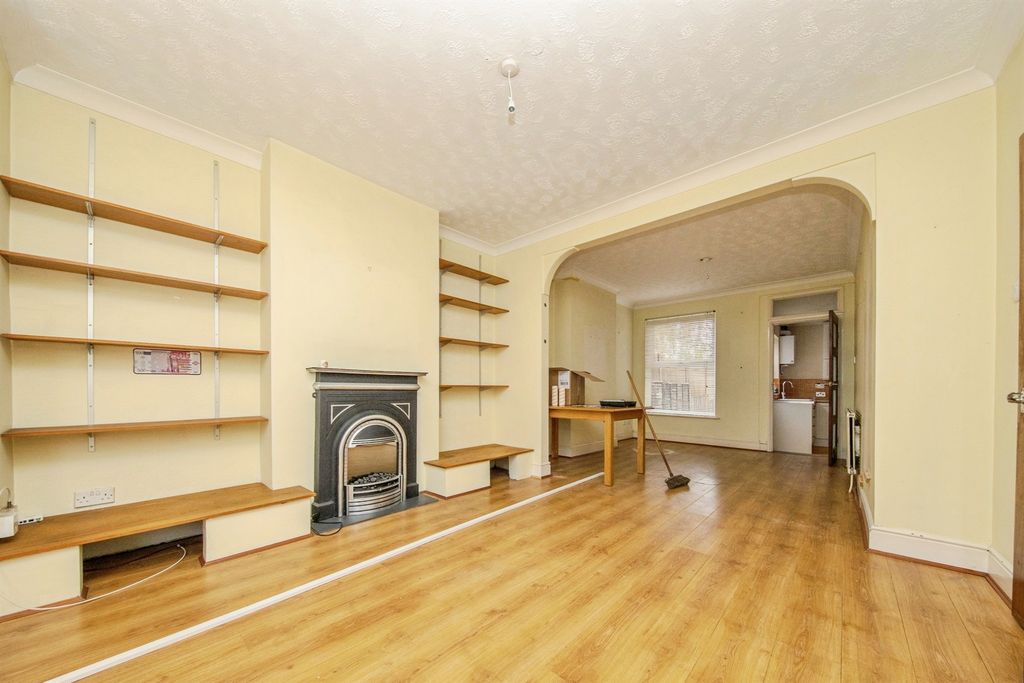 Property photo 2 of 15