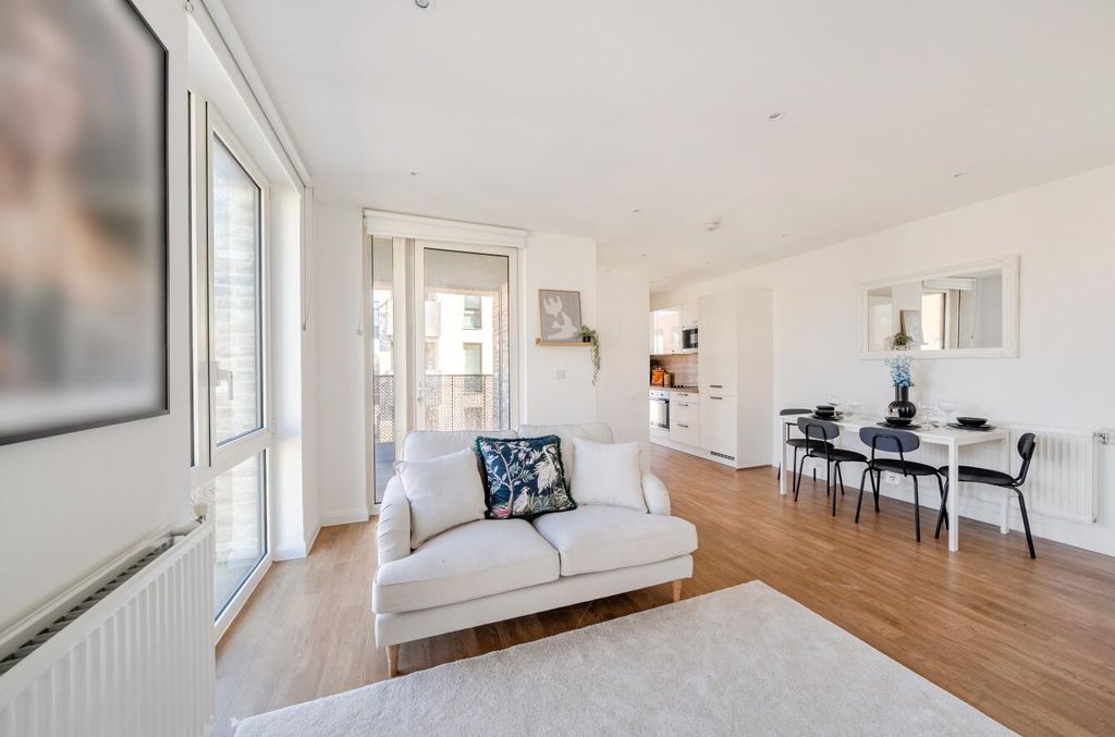 Property photo 2 of 11 Davidson Frost-Wellings, Dfw, Grafham Court, Edgwa