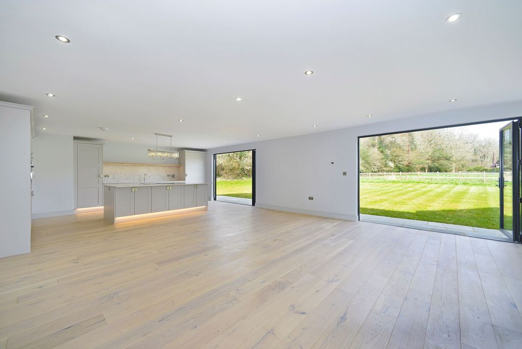 Property photo 3 of 29