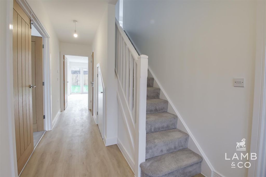 Property photo 2 of 21