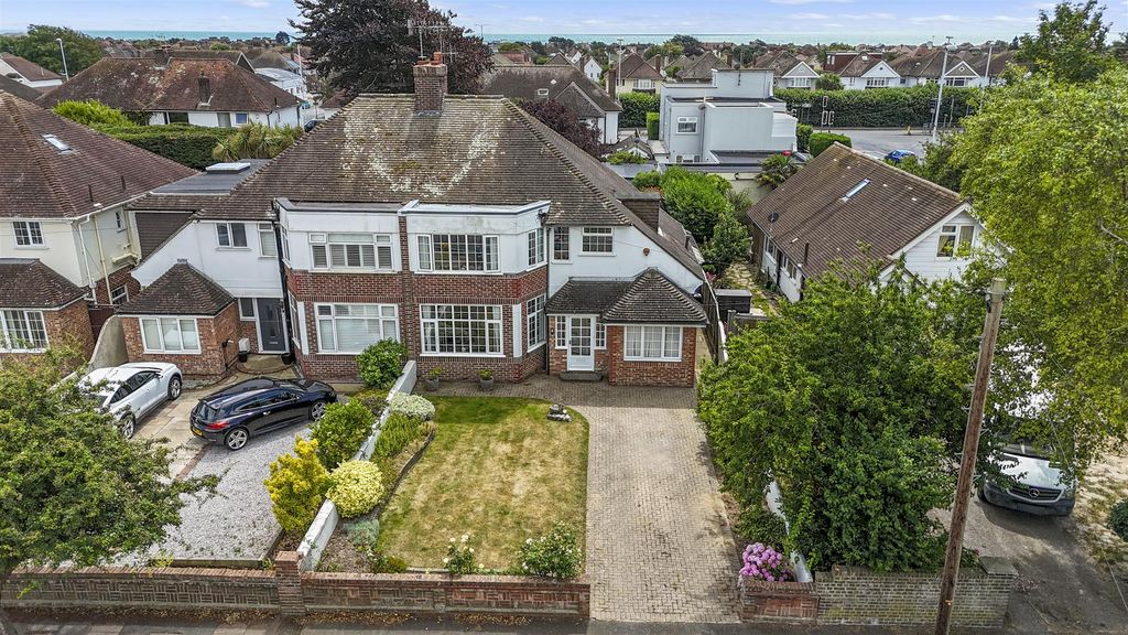 Property photo 1 of 21 4 Robson Road Front.Jpg
