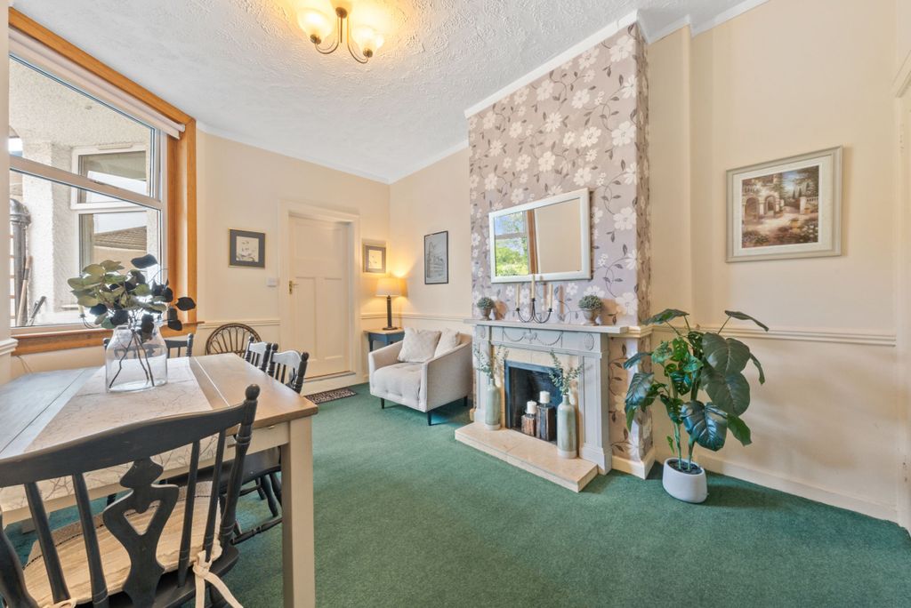 Property photo 3 of 49