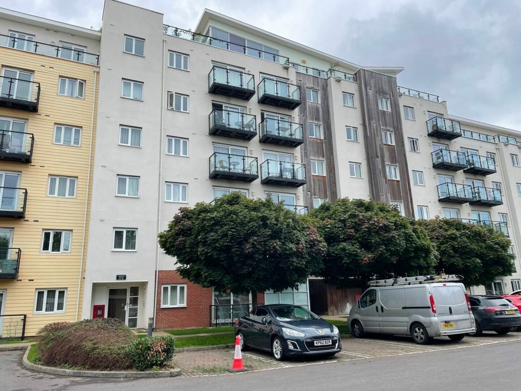 Property photo 1 of 11 For Sale Southsea