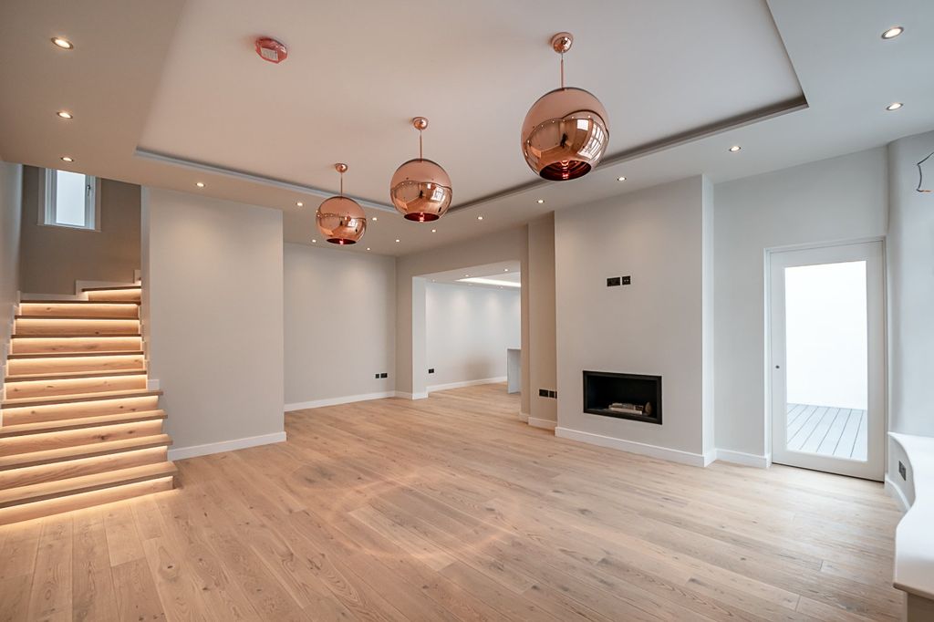 Property photo 2 of 8 Reception Room