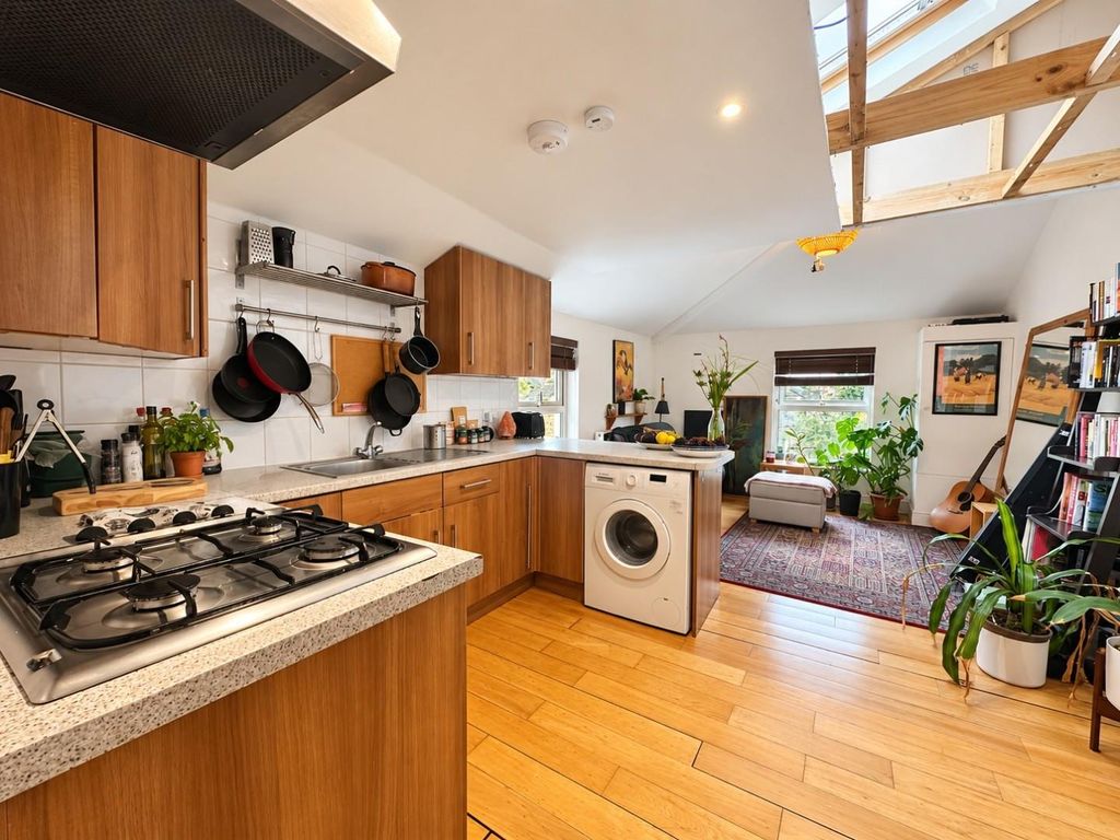 Property photo 1 of 8 Kitchen.Jpg
