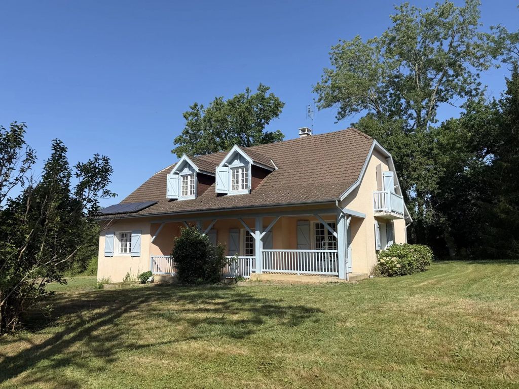 Property photo 1 of 10 Main Exterior View