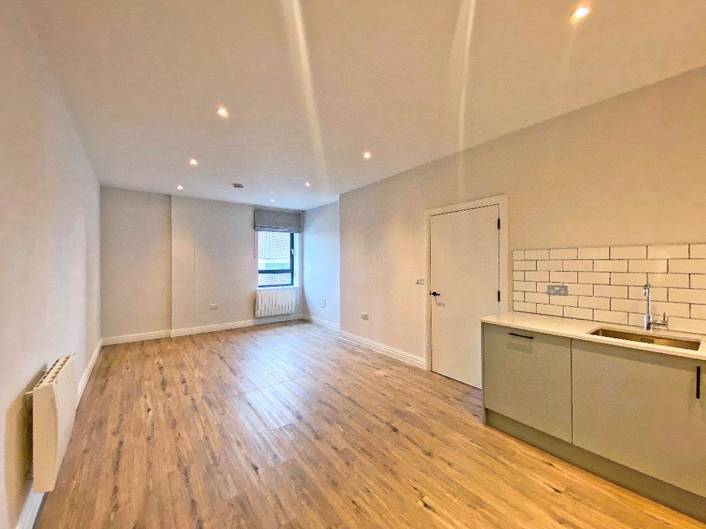 Property photo 3 of 11 3