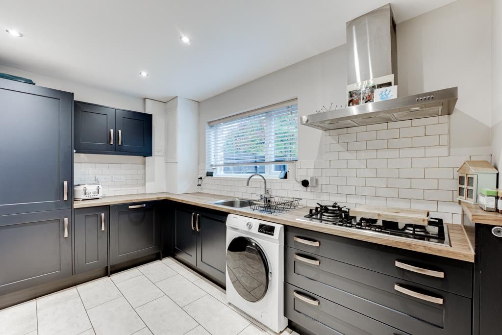 Property photo 3 of 23 54 Greenhill Road, Kettering-14.Jpg