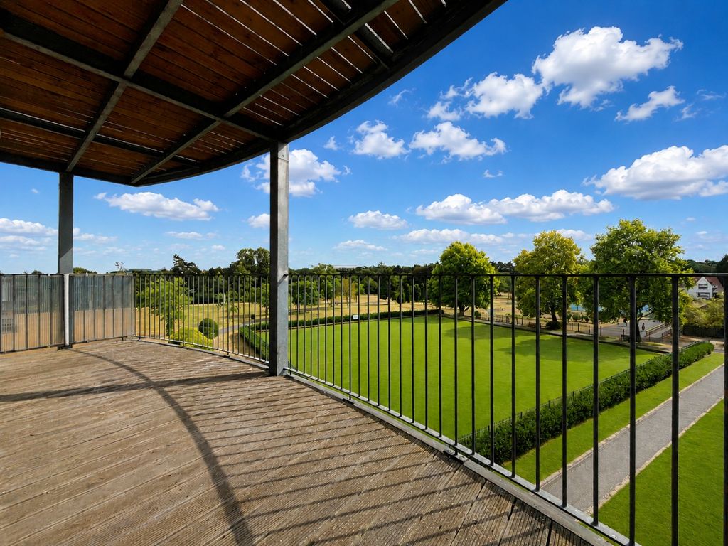 Property photo 2 of 13 2692102